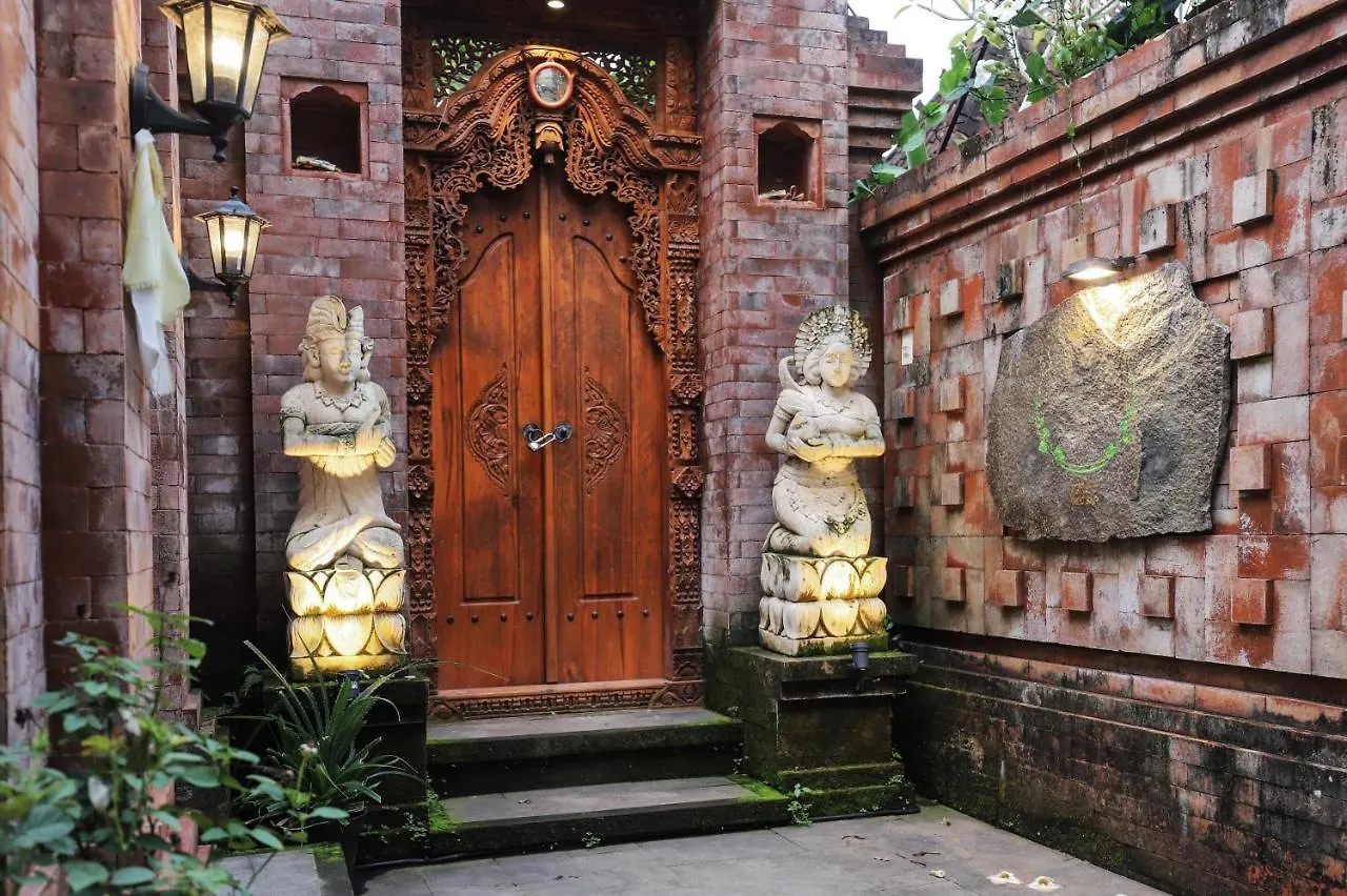 Secret House: A Hidden Paradise For Young Couple Ουμπούντ