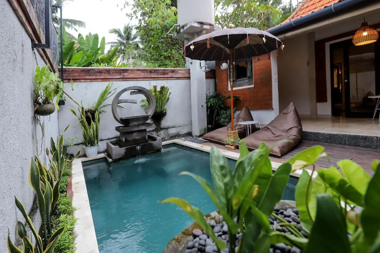 Επικοινωνία με το Secret House: A Hidden Paradise For Young Couple